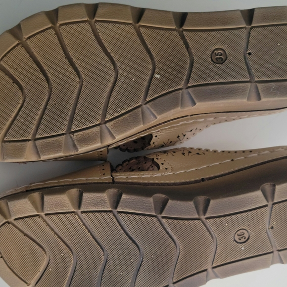 Chic Tan Slip-On Sandals - Picture 3 of 4